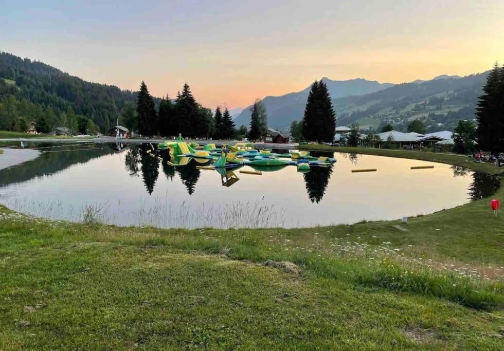 Aux Pieds Vue Superbe Sur Les Pistes Apartamento Les Gets